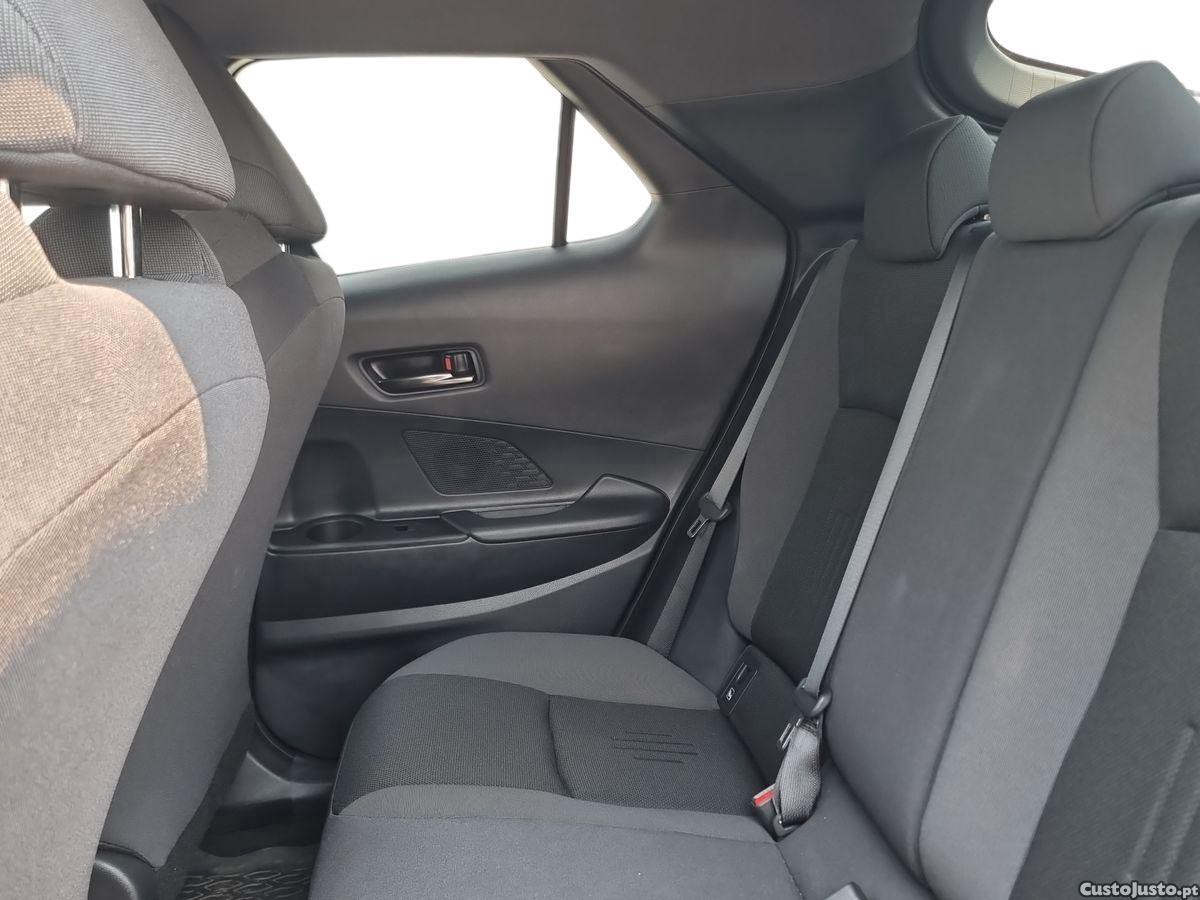 Toyota C-HR 2.0 HDF Plug-in Square Collection — fotografia 5