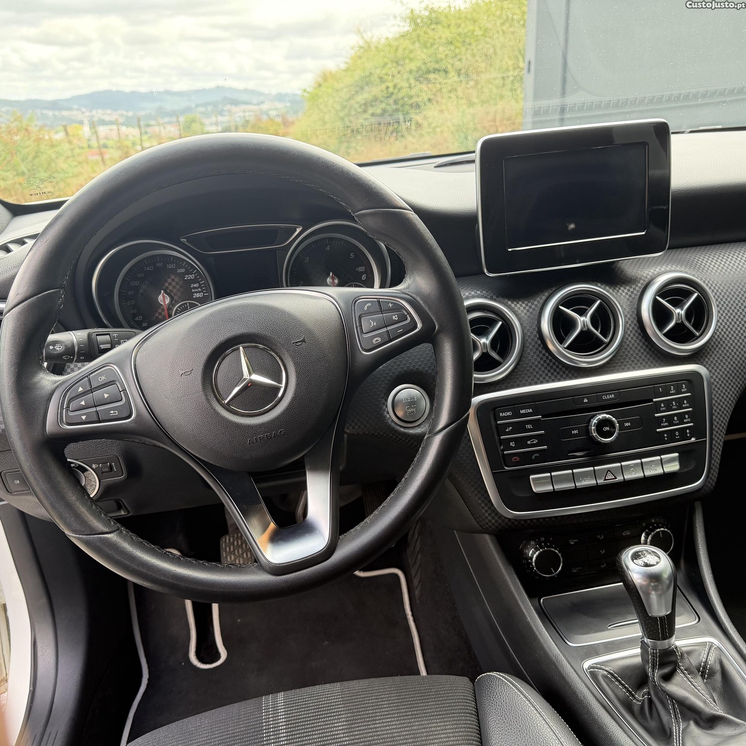 Mercedes-Benz A 200 Urban — fotografia 5