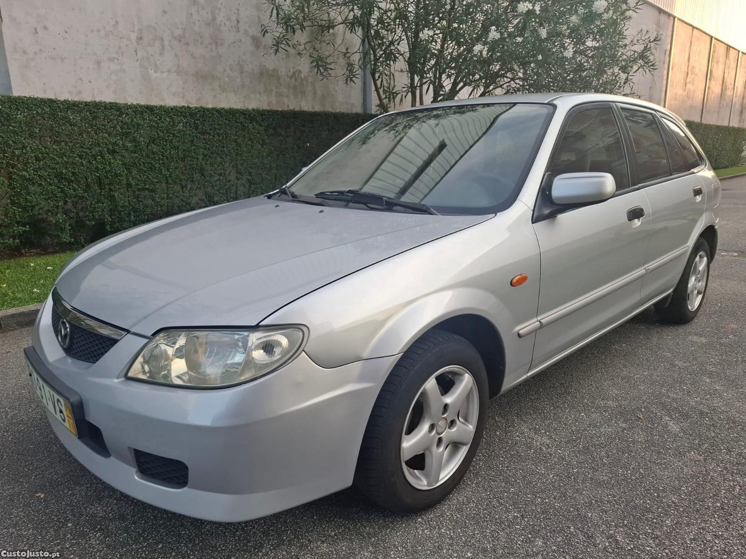Mazda 323 1.3 I — fotografia 8