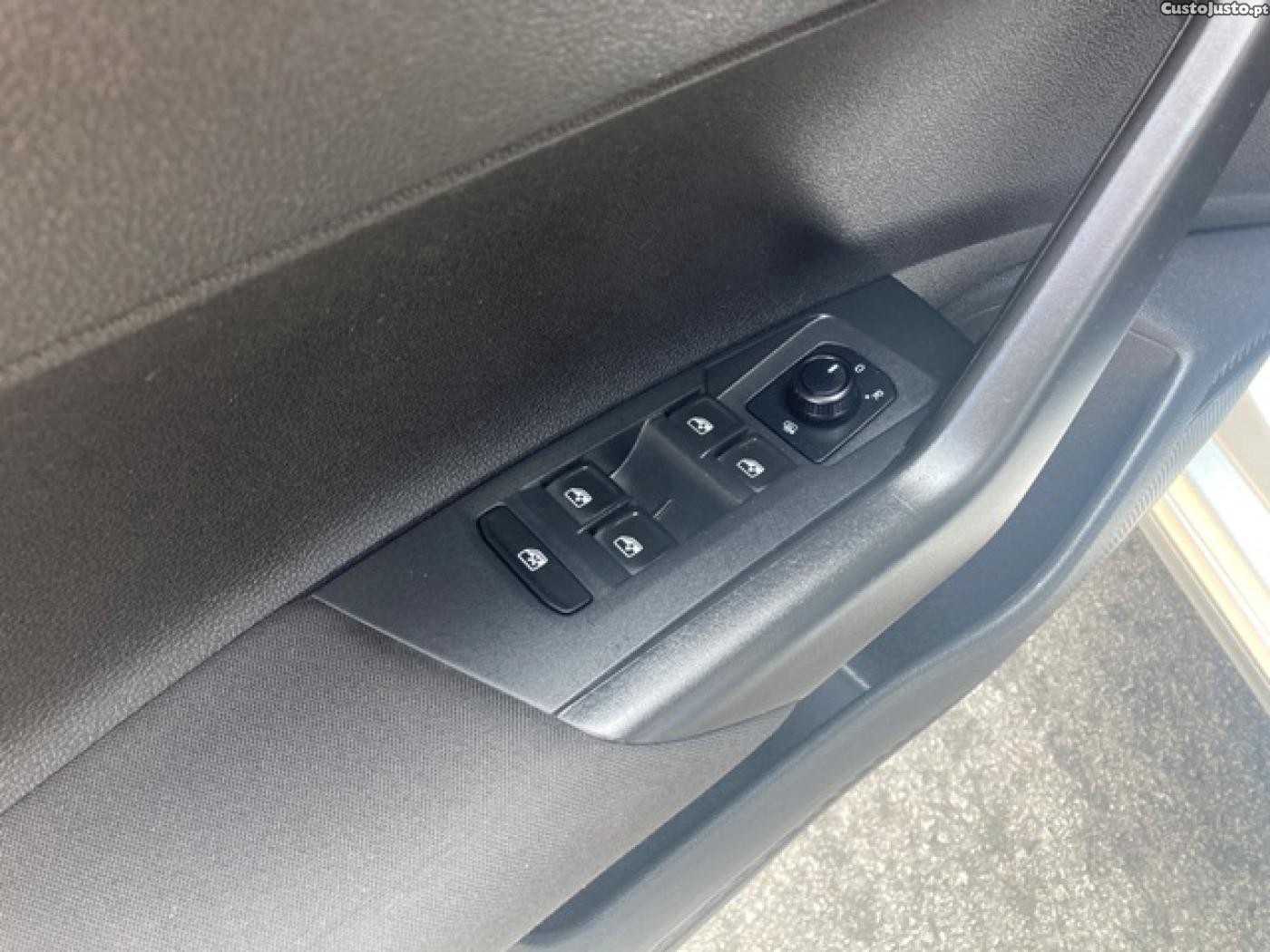 Volkswagen Polo 1.0 Trendline — fotografia 7