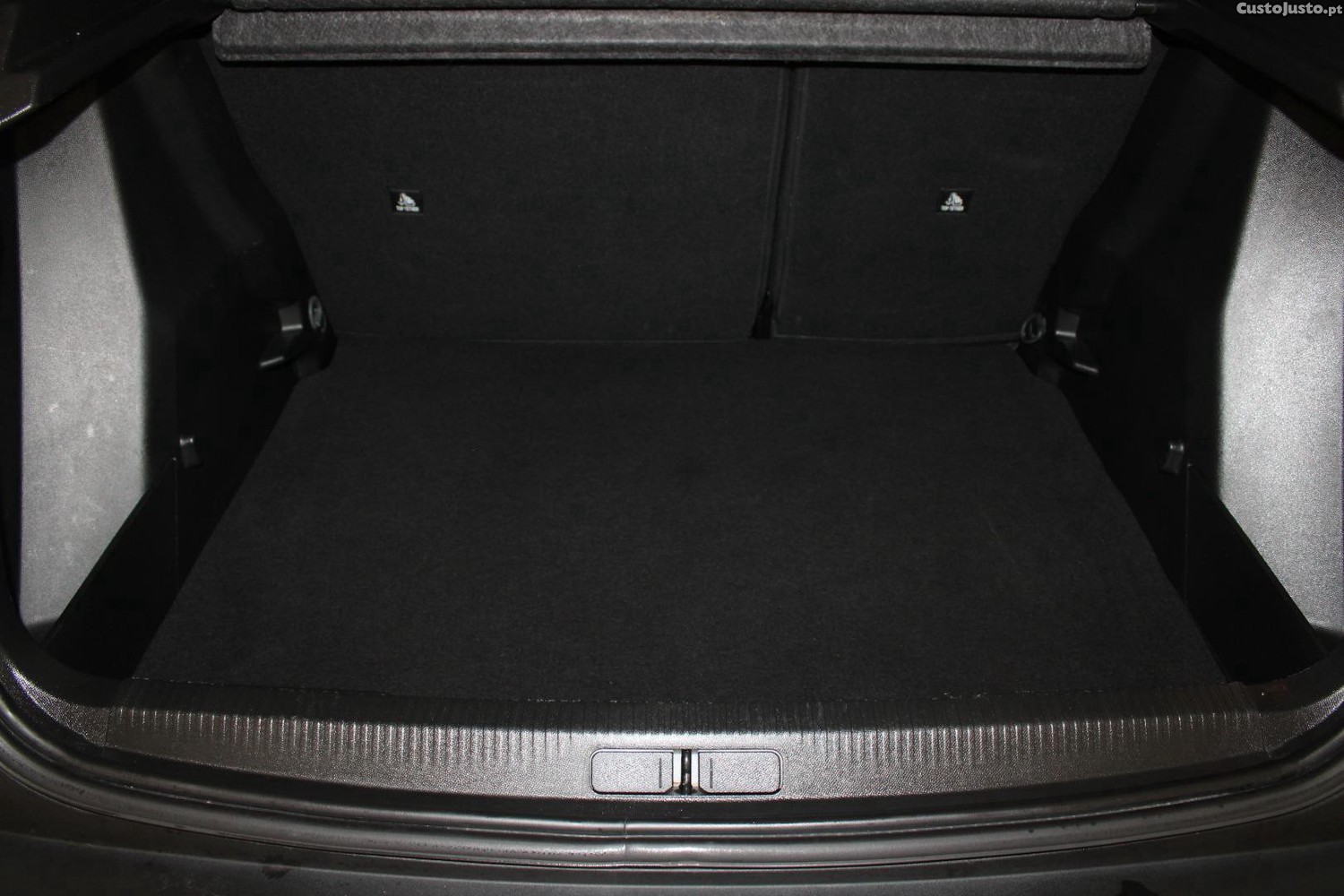 Peugeot 2008 1.5 BHDI ACTIVE (AUTO) — fotografia 4