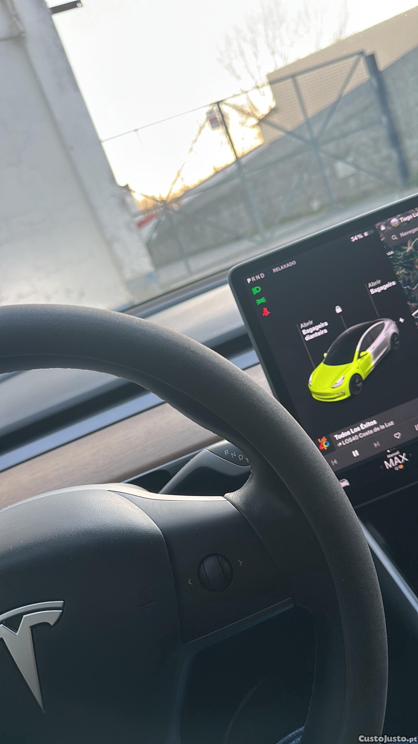 Tesla Model 3 RWD — fotografia 5