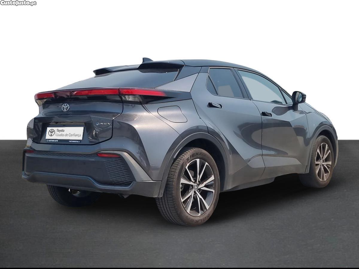 Toyota C-HR 2.0 HDF Plug-in Square Collection — fotografia 3