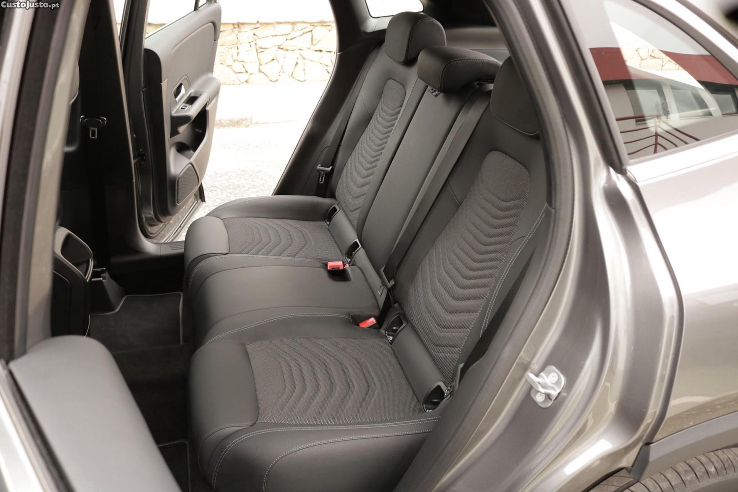 Mercedes-Benz GLA 180 180 d Auto — fotografia 37