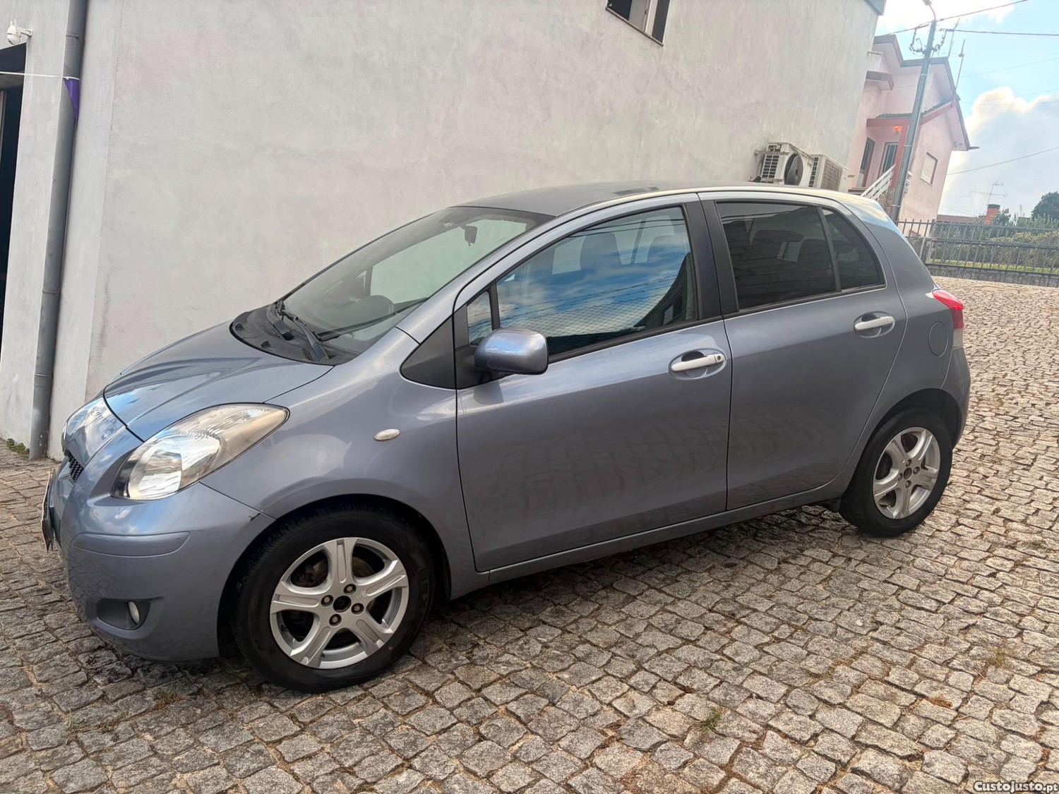 Toyota Yaris 1.0 Vvti — fotografia 11