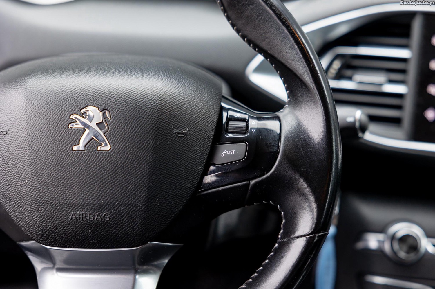Peugeot 308 SW 1.6 BlueHDi Active — fotografia 4