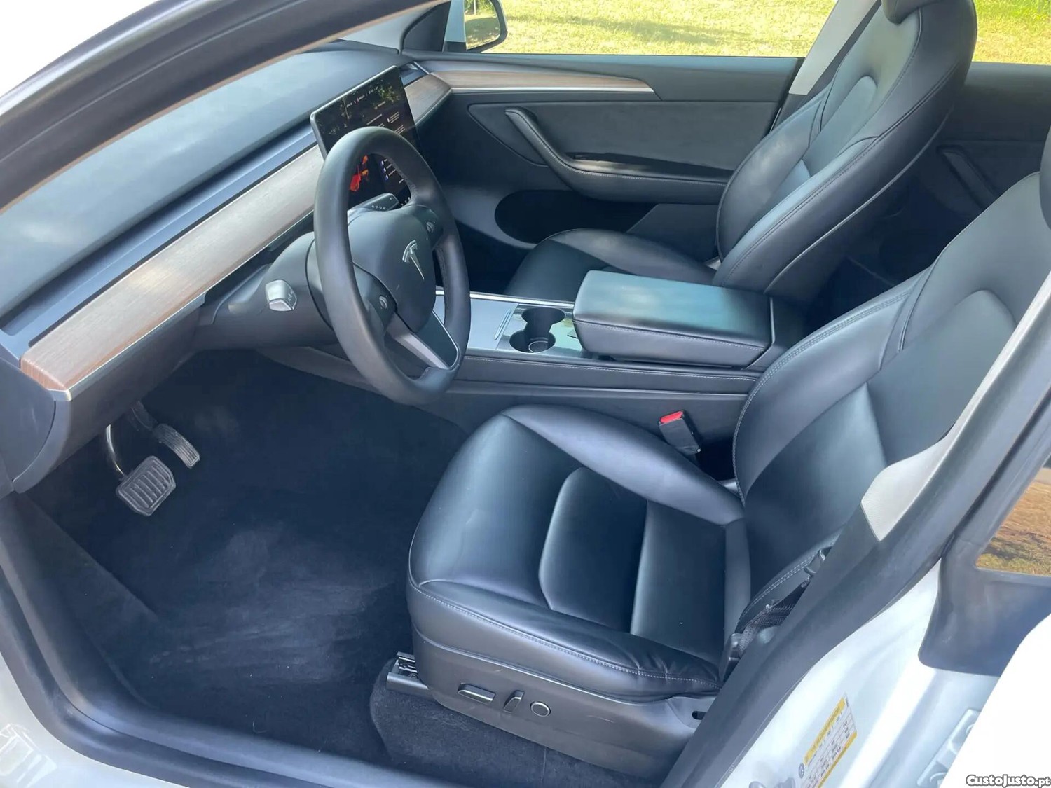 Tesla Model Y Long Range Dual Motor AWD — fotografia 14