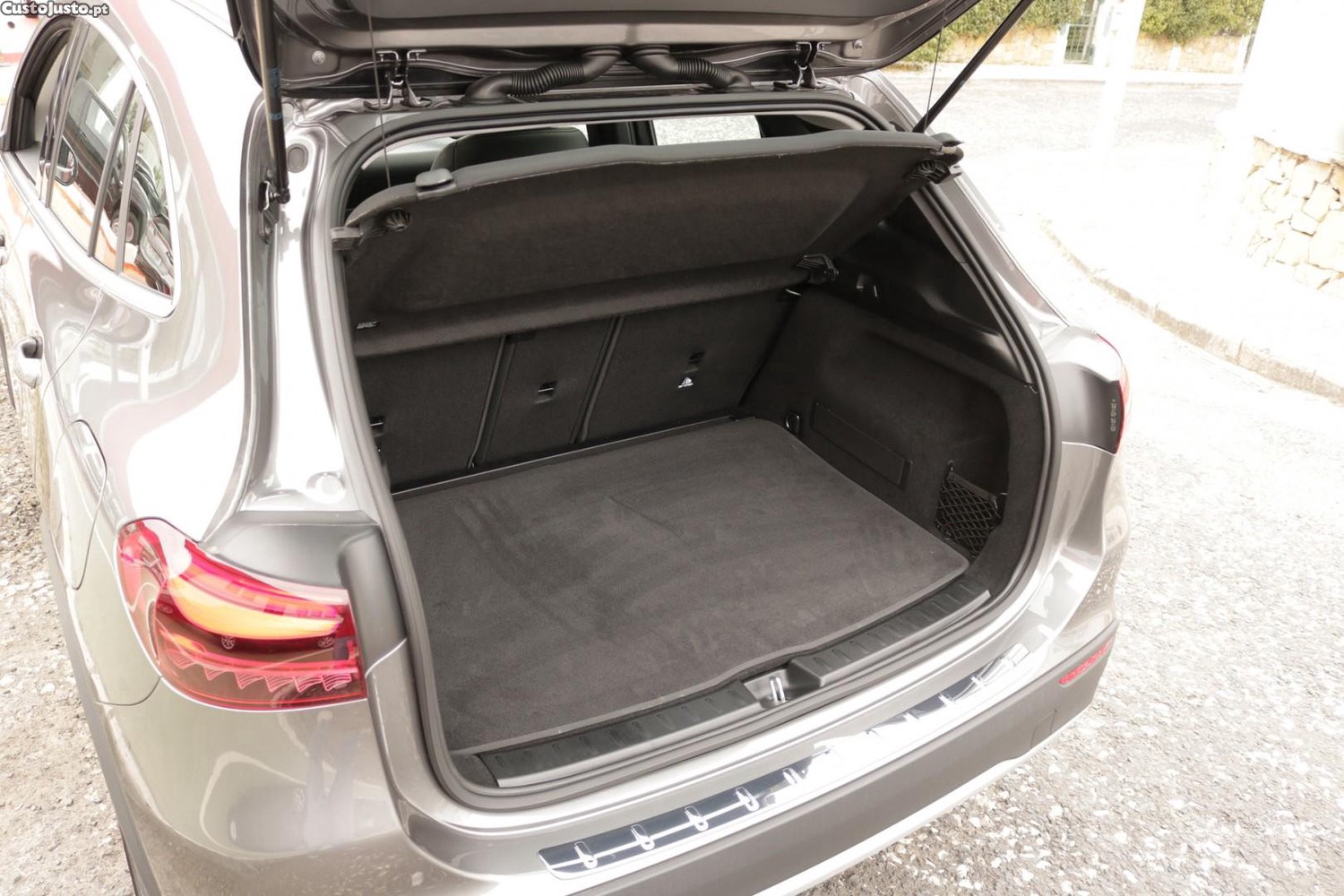 Mercedes-Benz GLA 180 180 d Auto — fotografia 47