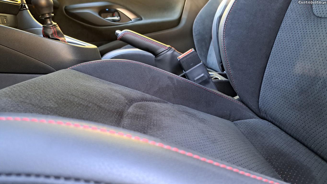 Toyota Yaris GR 1.6 T Extreme Premium (nacional c/ 10.500 km) — fotografia 3