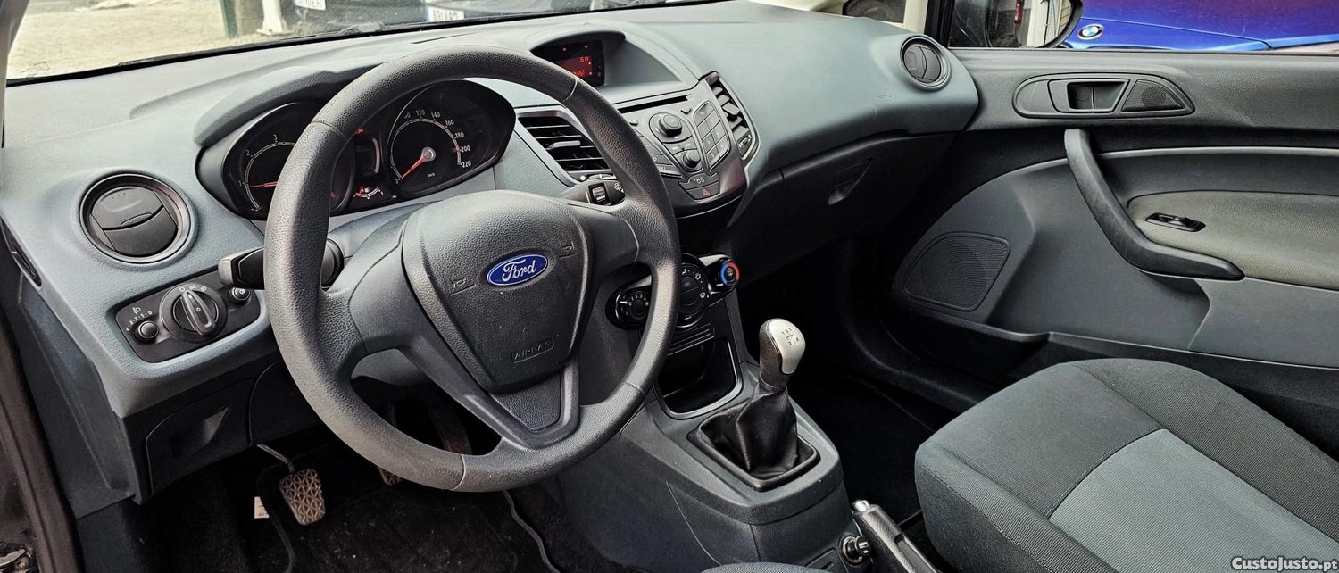Ford Fiesta 1.4d 92.000km — fotografia 4