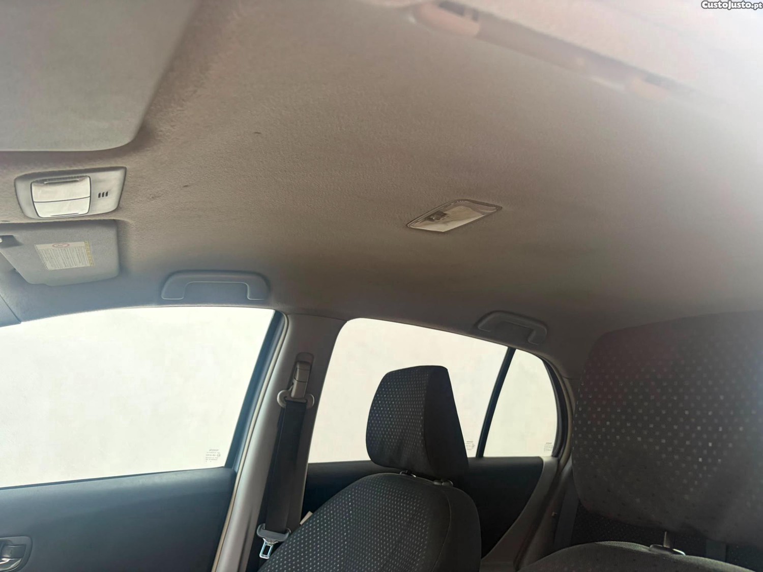 Toyota Yaris 1.0 Vvti — fotografia 9
