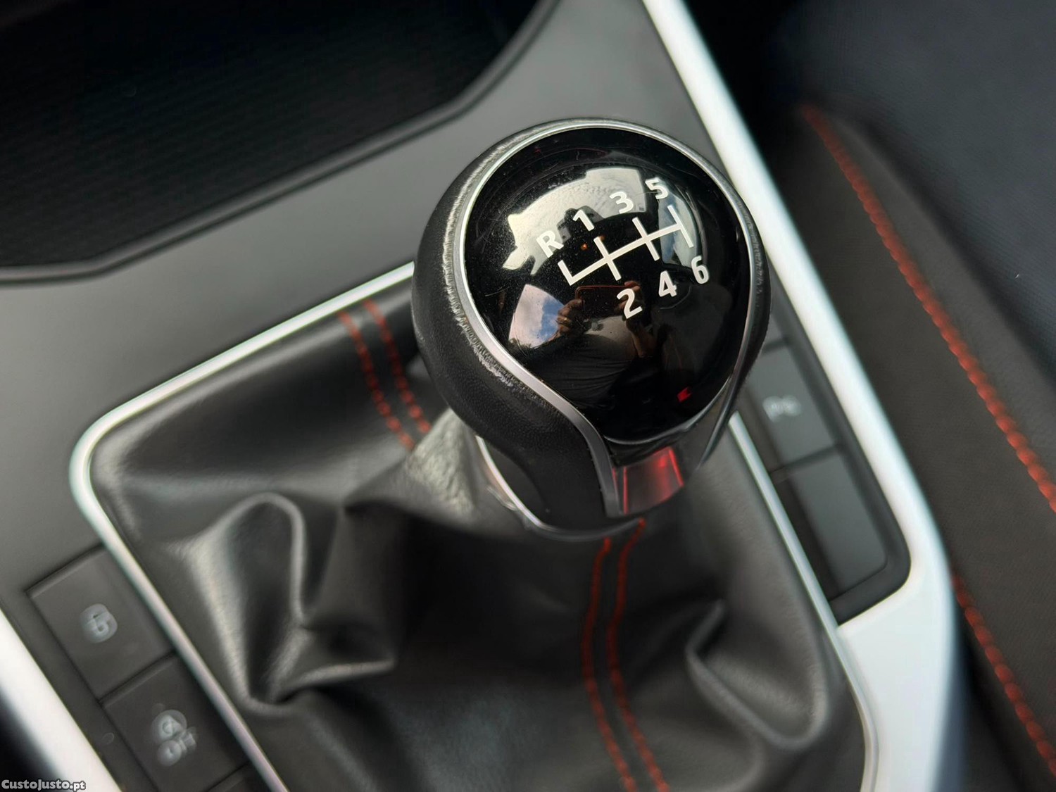 SEAT Arona FR 1.0 TSI 110 CV — fotografia 5