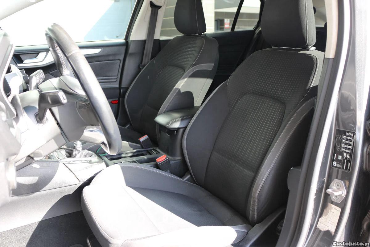Ford Focus SW 1.5 TDCi EcoBlue Connected — fotografia 13