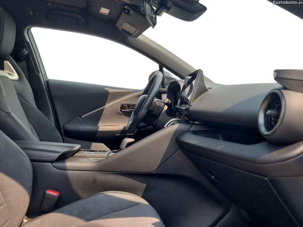 Toyota C-HR 2.0 HDF Plug-in Lounge — fotografia 11