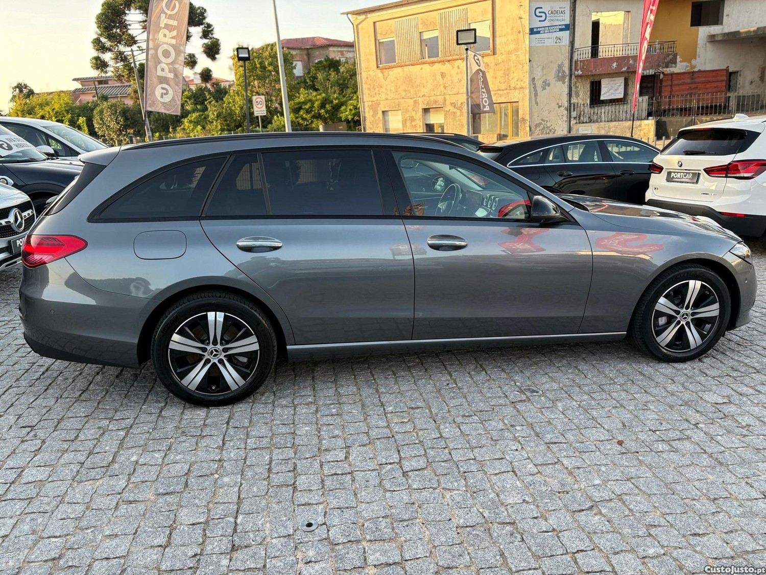 Mercedes-Benz C 300 e Avantgarde — fotografia 11