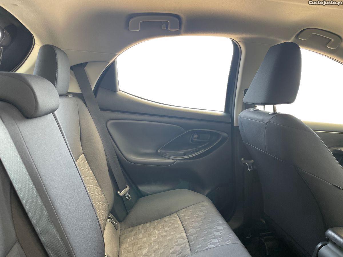 Toyota Yaris 1.5 HDF Comfort Plus — fotografia 14