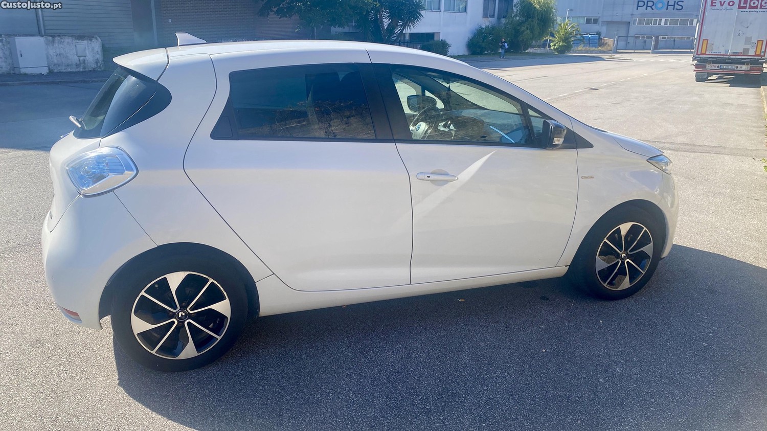 Renault Zoe LIMITED / R110 — photo 5