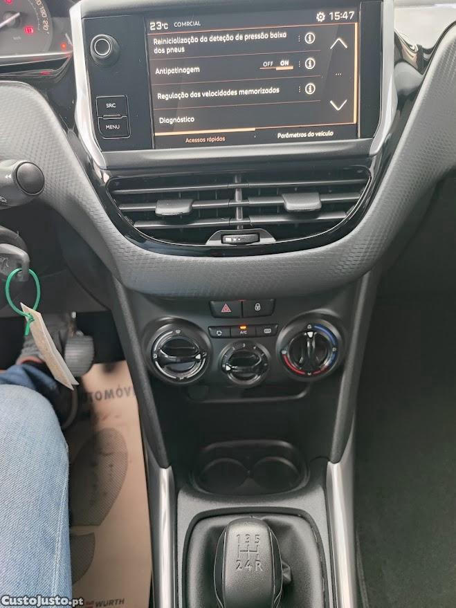 Peugeot 2008 Style 1.2 — fotografia 4