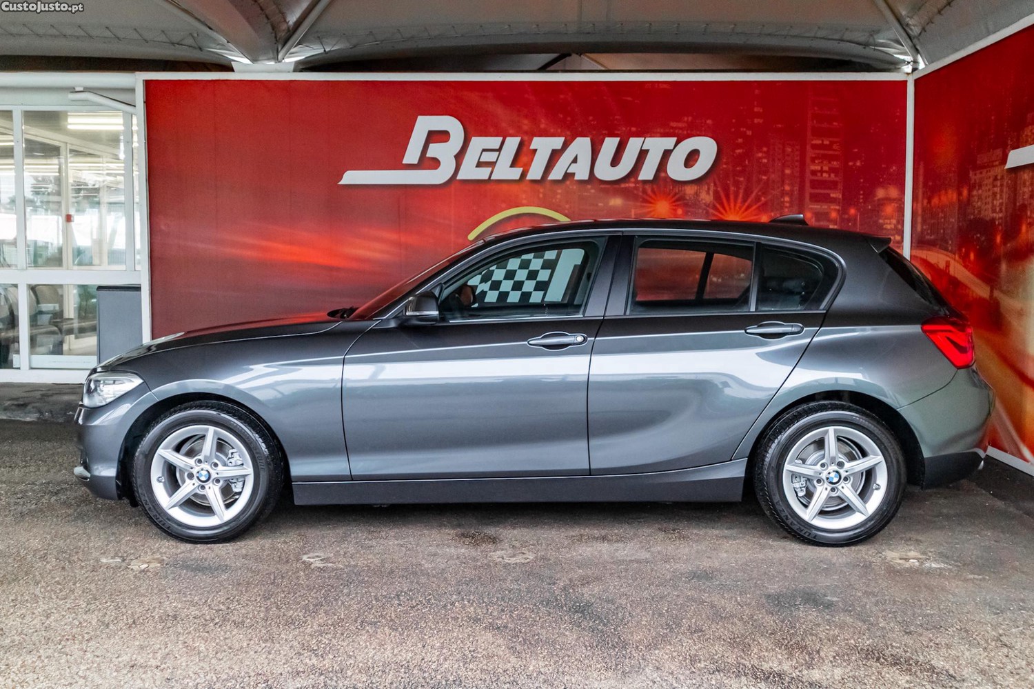 BMW 116 d Advantage — fotografia 14