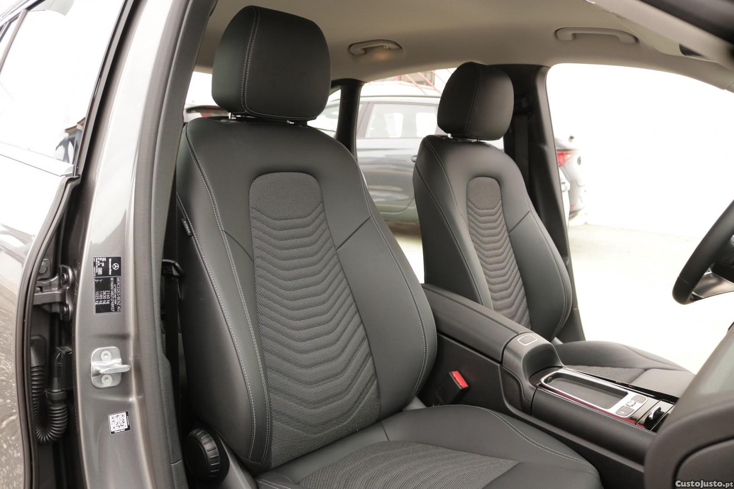 Mercedes-Benz GLA 180 180 d Auto — fotografia 41