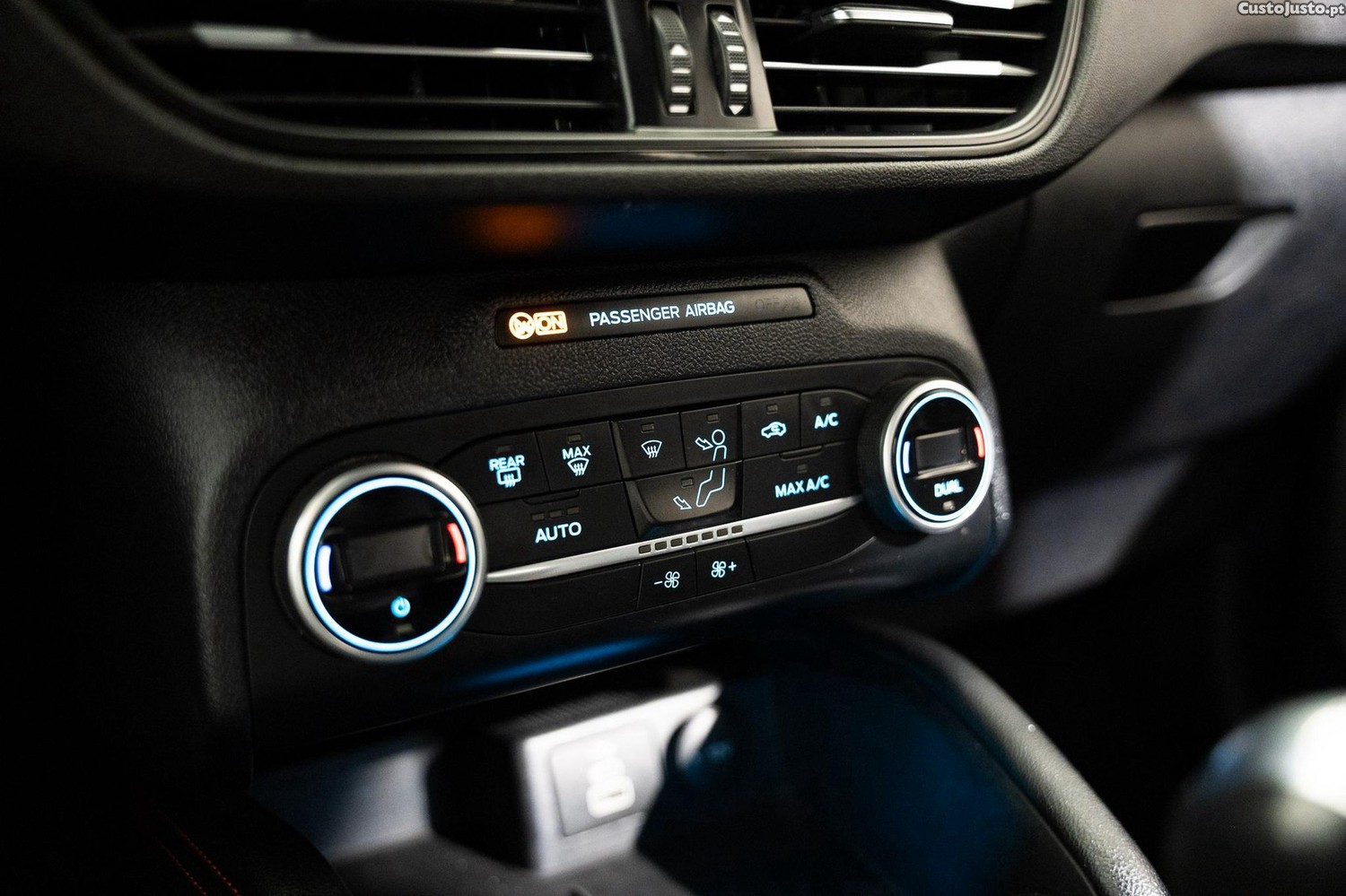 Ford Kuga 1.5 EcoBoost Titanium — fotografia 7