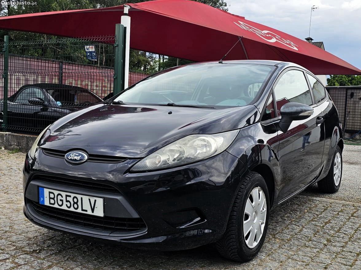 Ford Fiesta 1.4d 92.000km — fotografia 9