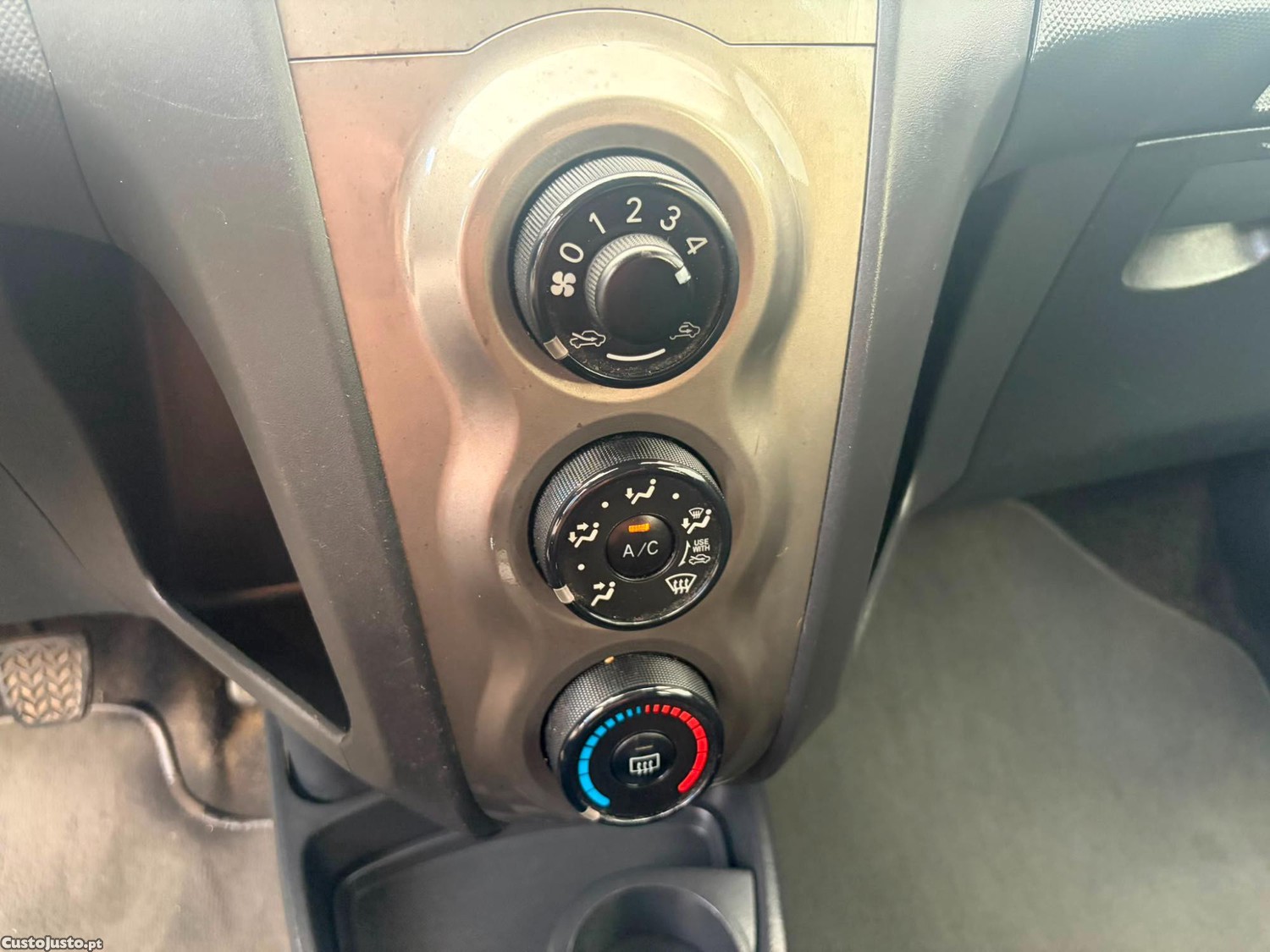 Toyota Yaris 1.0 Vvti — fotografia 7