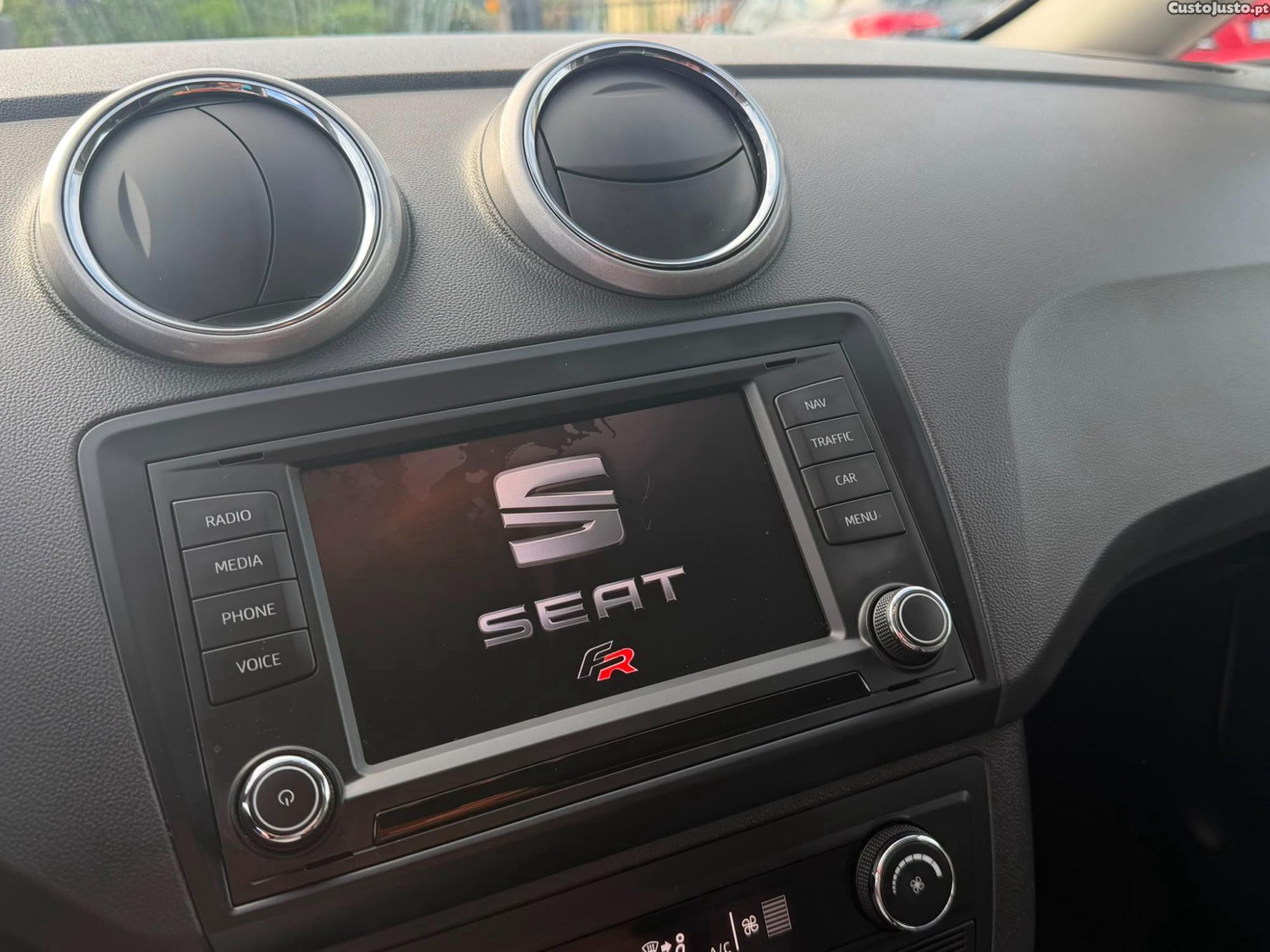 SEAT Ibiza FR 1.0 TSI 5P — fotografia 6