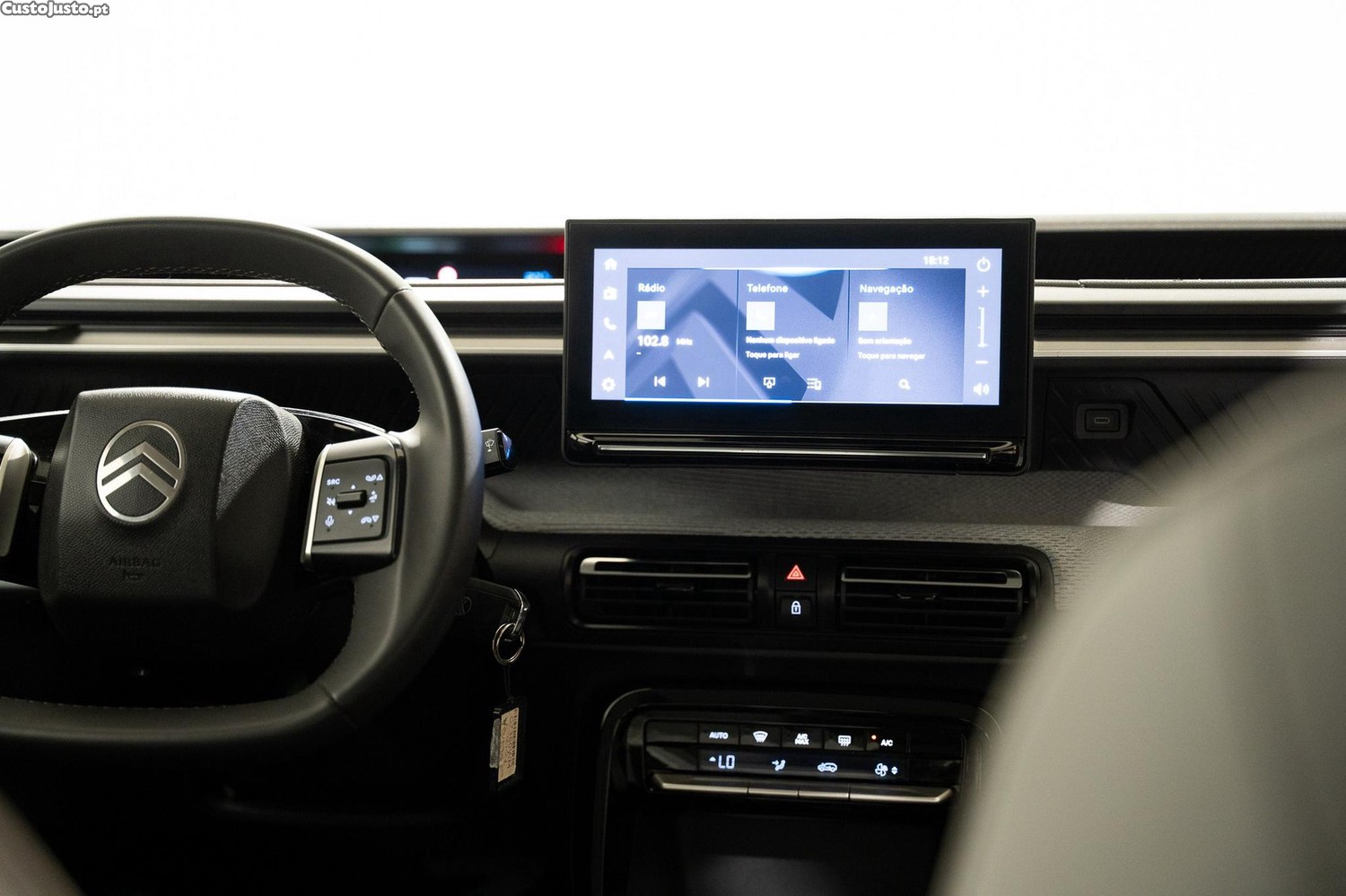 Citroën e-C3 44 kWh Autonomia Conforto Max — fotografia 18