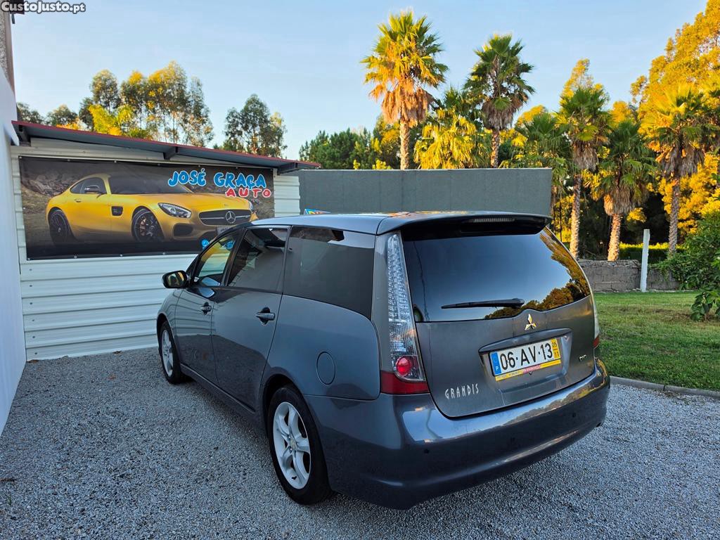 Mitsubishi Grandis 2.0Did 136Cv 7 Lugares 11/2005 — fotografia 13