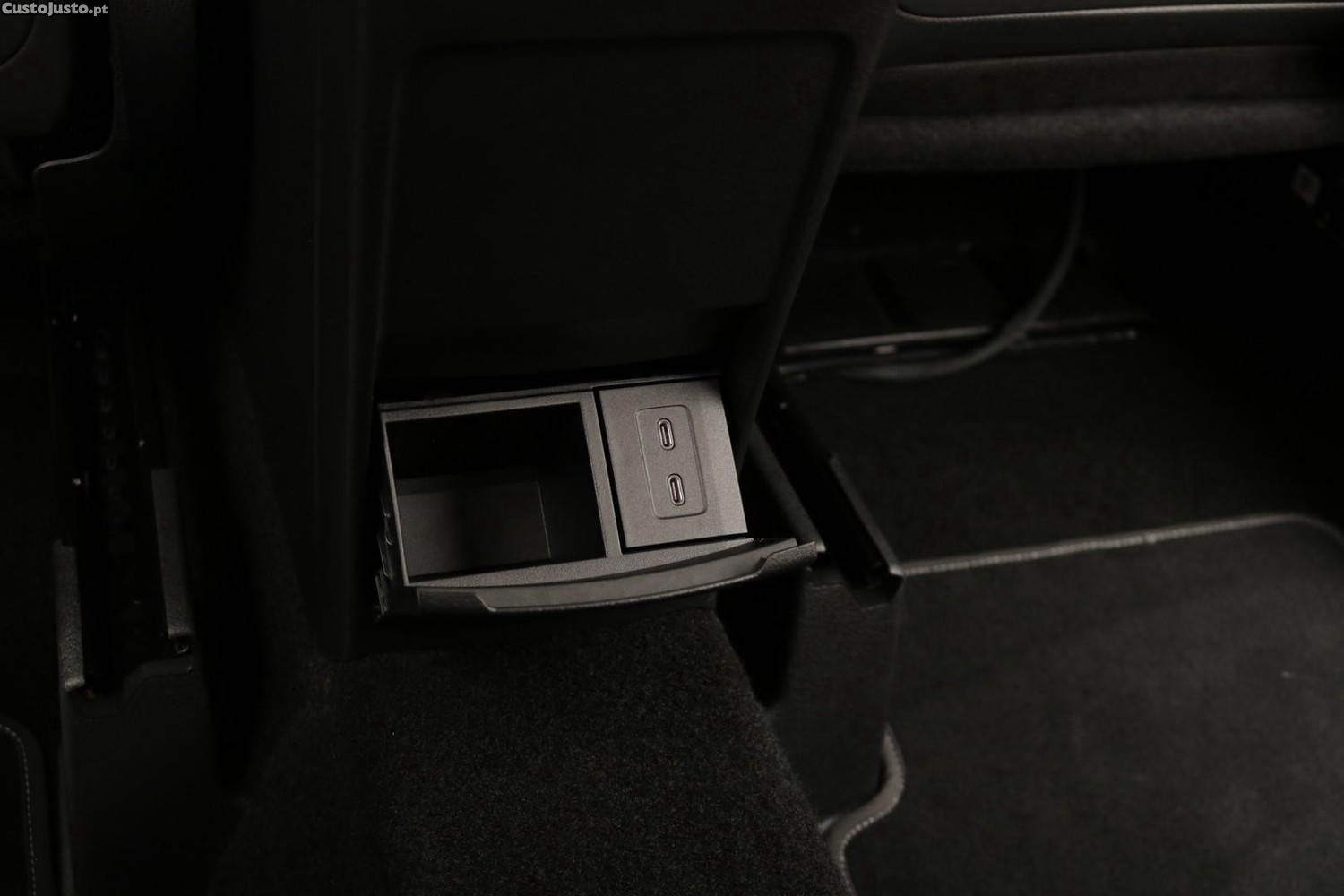 Mercedes-Benz GLA 180 180 d Auto — fotografia 36