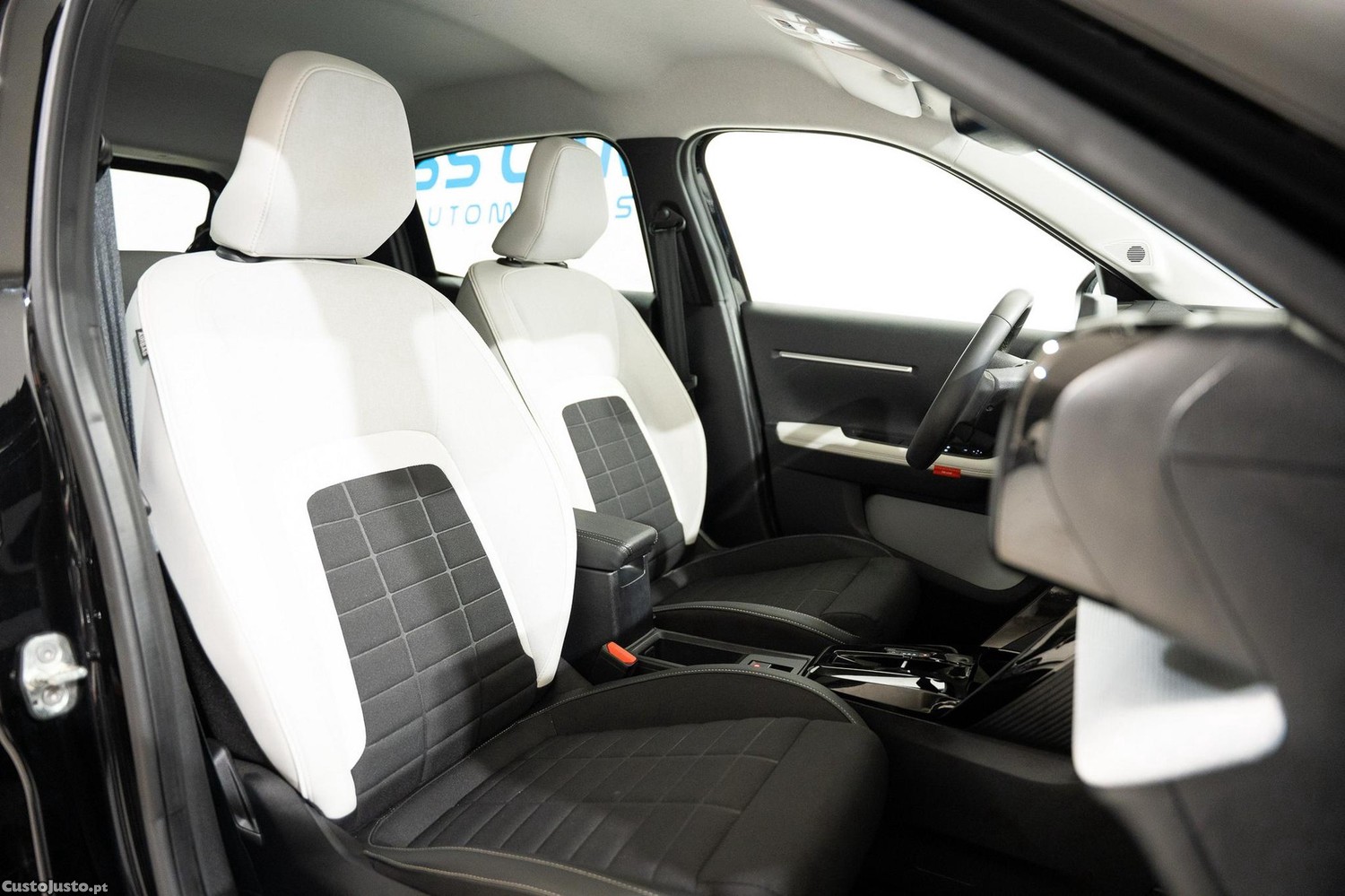 Citroën e-C3 44 kWh Autonomia Conforto Max — fotografia 3