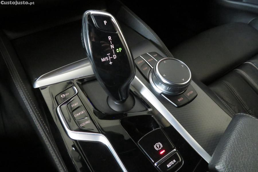 BMW 520 d Pack Desportivo M — fotografia 18