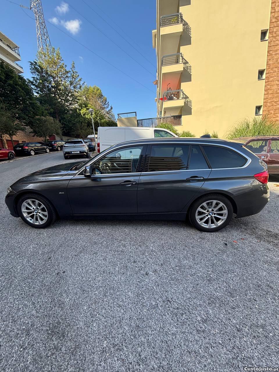 BMW 318 Line Sport — fotografia 3