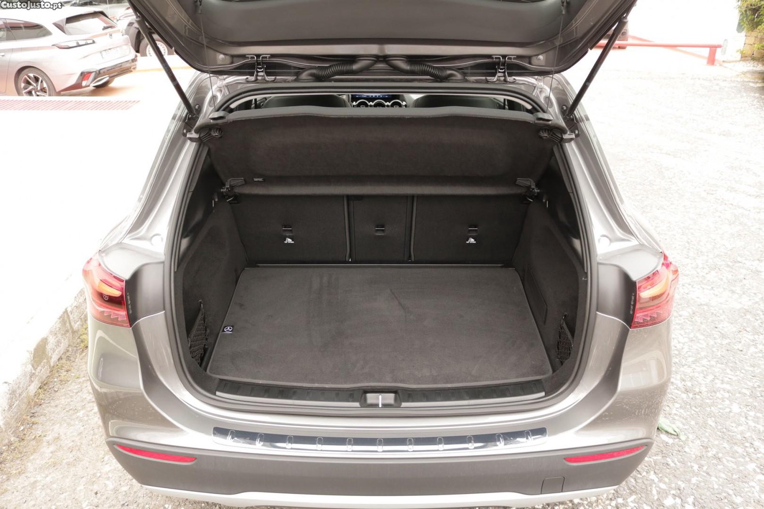 Mercedes-Benz GLA 180 180 d Auto — fotografia 48