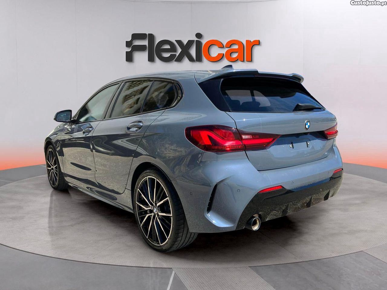 BMW 118 i Pack Desportivo M Auto — fotografia 17