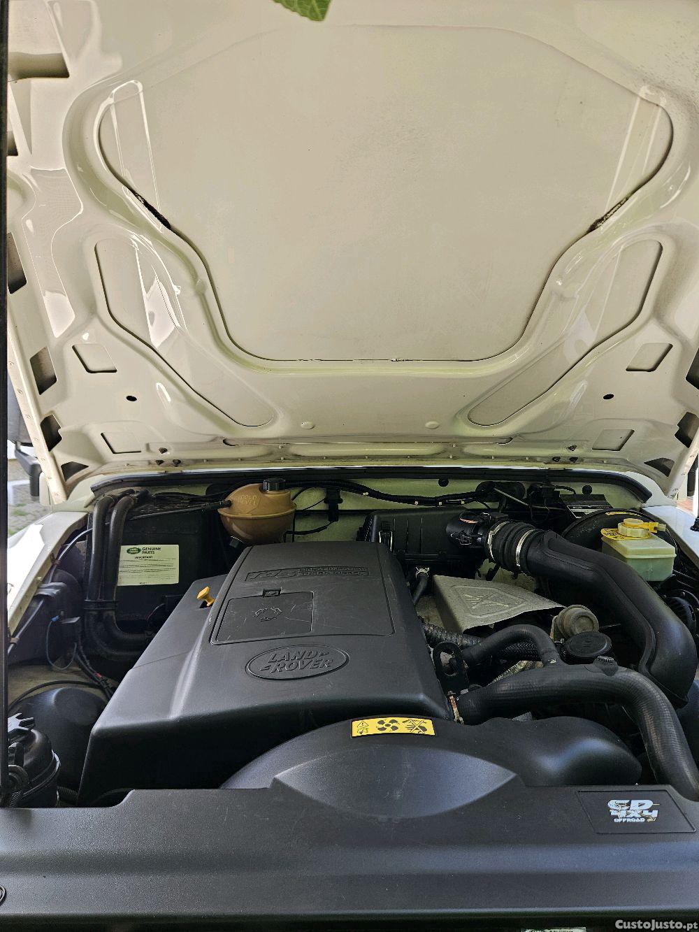 Land Rover Defender 90 td5 — fotografia 3