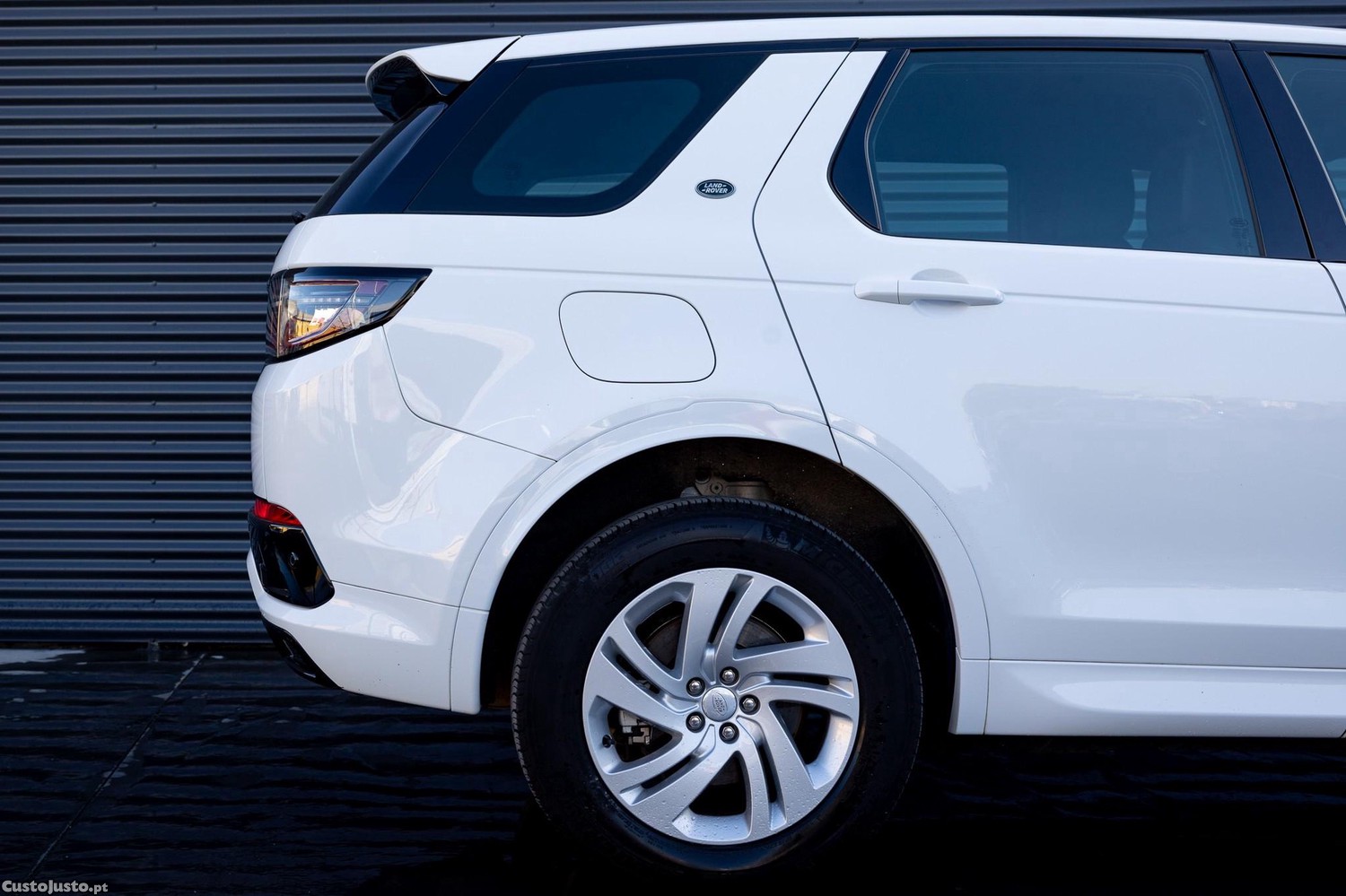 Land Rover Discovery Sport 1.5 I3 P300e AWD R-Dynamic S — fotografia 23