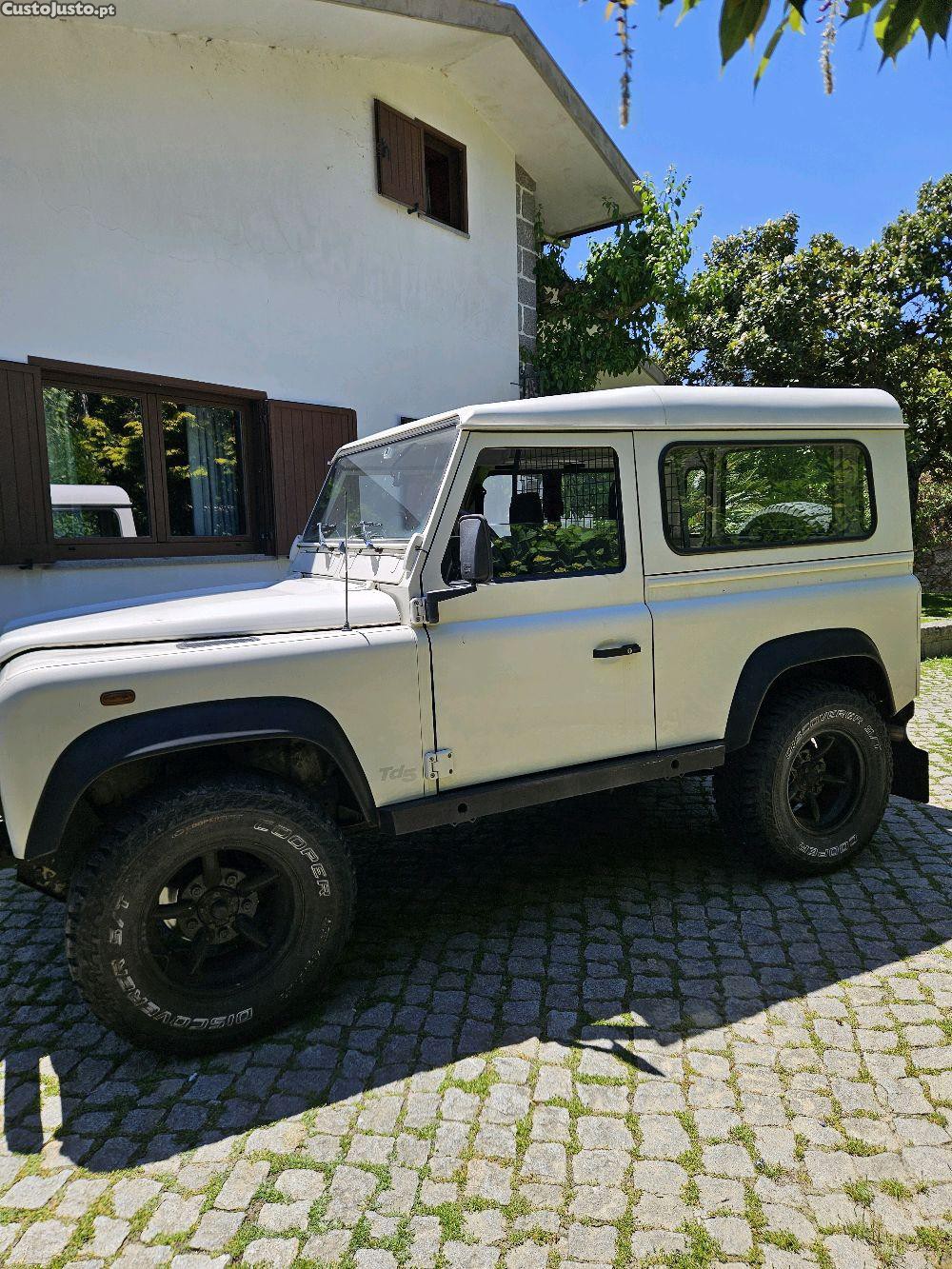 Land Rover Defender 90 td5 — fotografia 4