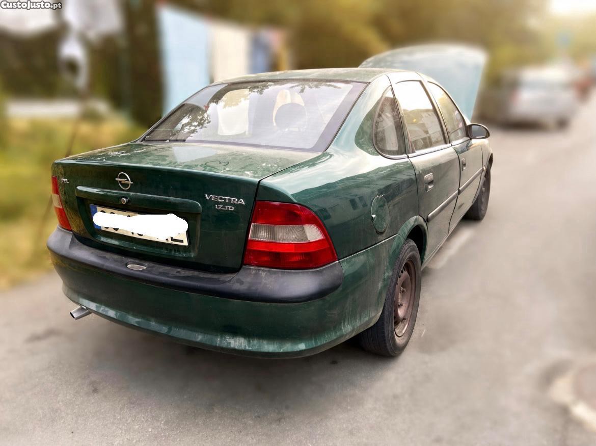Opel Vectra B 1.7 turbo diesel — fotografia 3