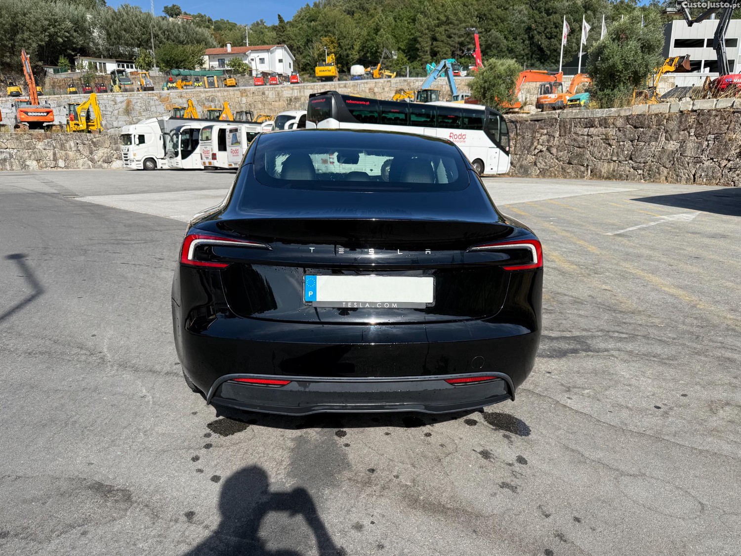Tesla Model 3 tração traseira Premium c/ ecra traseiro - 24 — photo 4