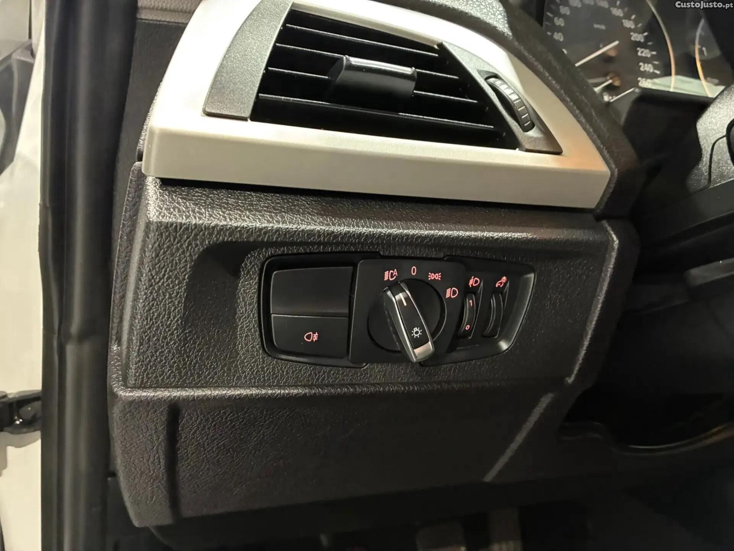 BMW 116 d Advantage — fotografia 2