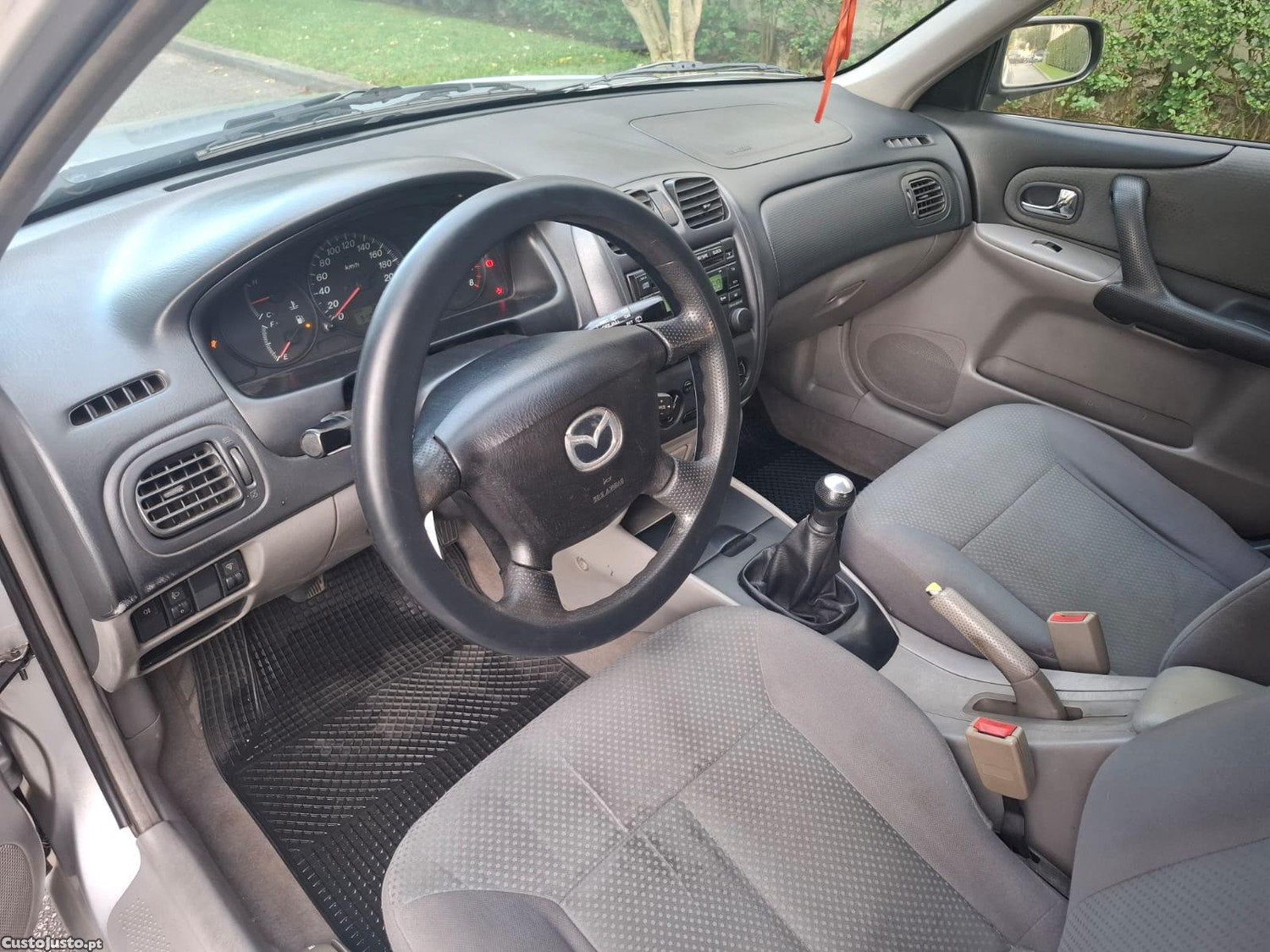 Mazda 323 1.3 I — fotografia 5