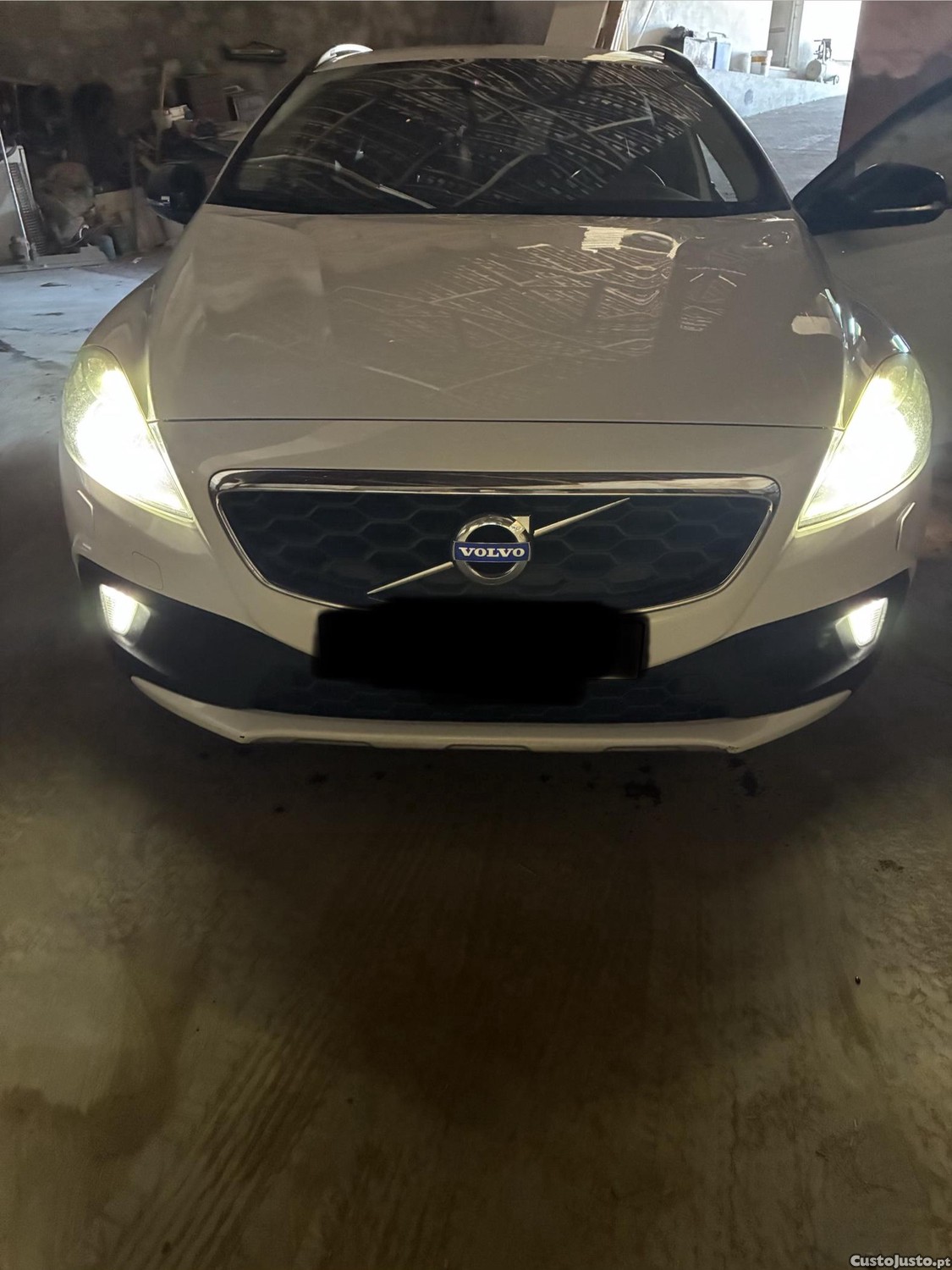 Volvo V40 Cross Country — photo 3