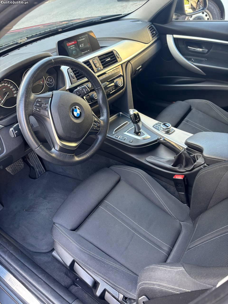 BMW 318 Line Sport — fotografia 2