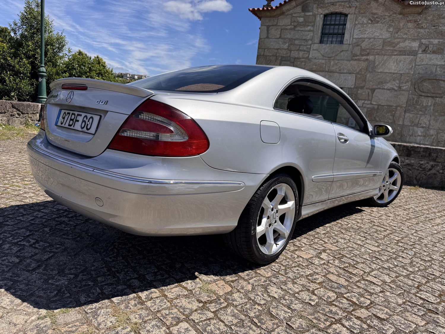 Mercedes-Benz Classe CLK CDI — fotografia 2