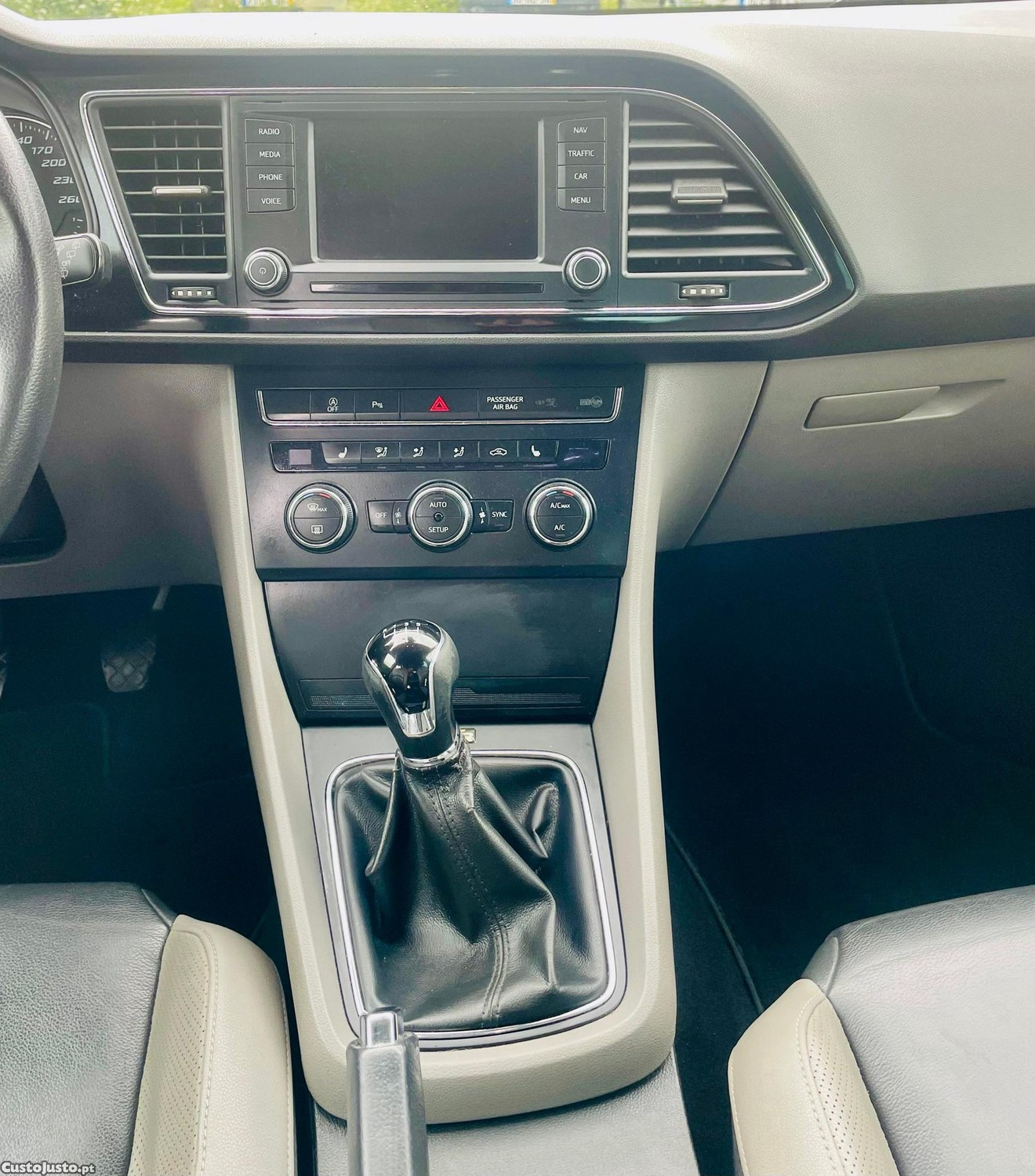 SEAT Leon 1.6 TDi Reference Ecomotive — fotografia 7