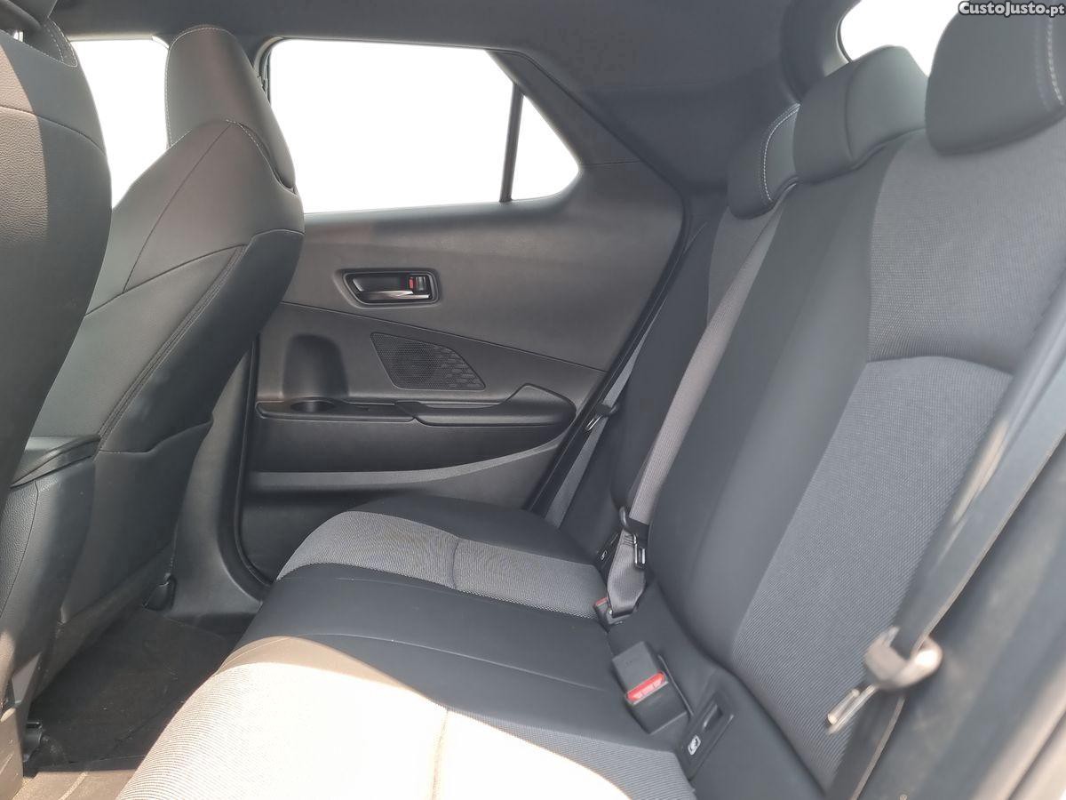 Toyota C-HR 2.0 HDF Plug-in Lounge — fotografia 6