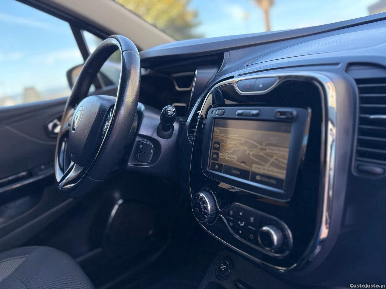Renault Captur 1.5DCI 110CV EXCLUSIVE — fotografia 5