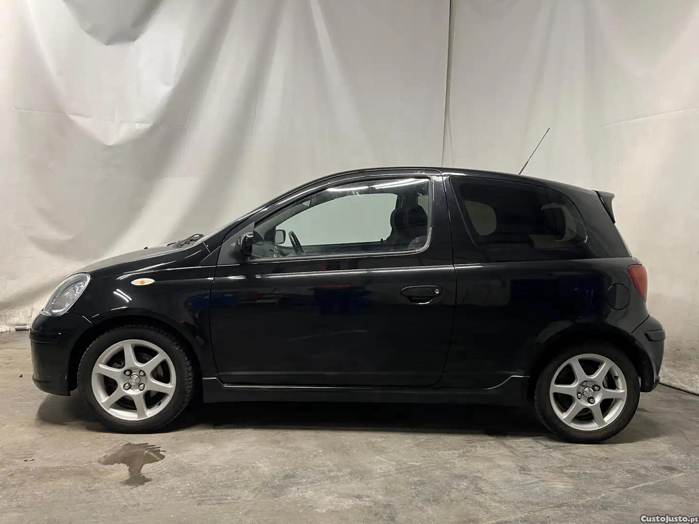 Toyota Yaris 1.5 TS T-Sport - 04 foto 3